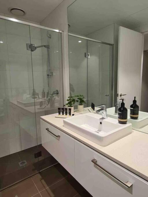 Lux 3 Bedroom Apartment In Southbank メルボルン エクステリア 写真