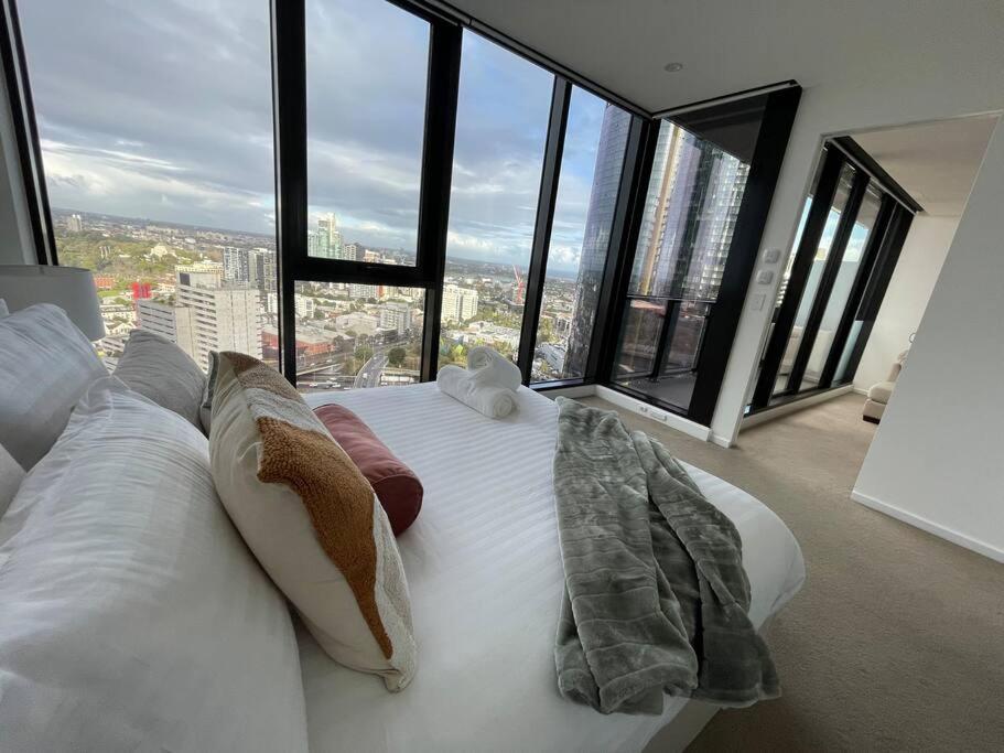 Lux 3 Bedroom Apartment In Southbank メルボルン エクステリア 写真