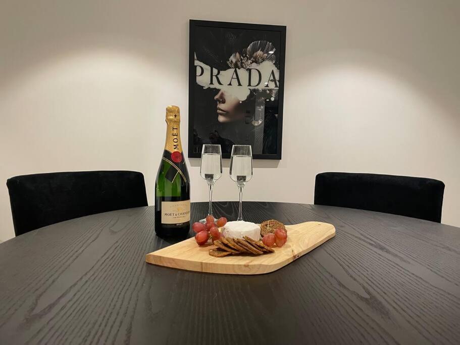 Lux 3 Bedroom Apartment In Southbank メルボルン エクステリア 写真