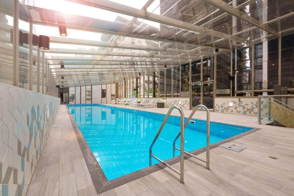 Lux 3 Bedroom Apartment In Southbank メルボルン エクステリア 写真